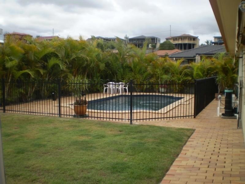 6 Rimatara Ri, Pacific Pines QLD 4211