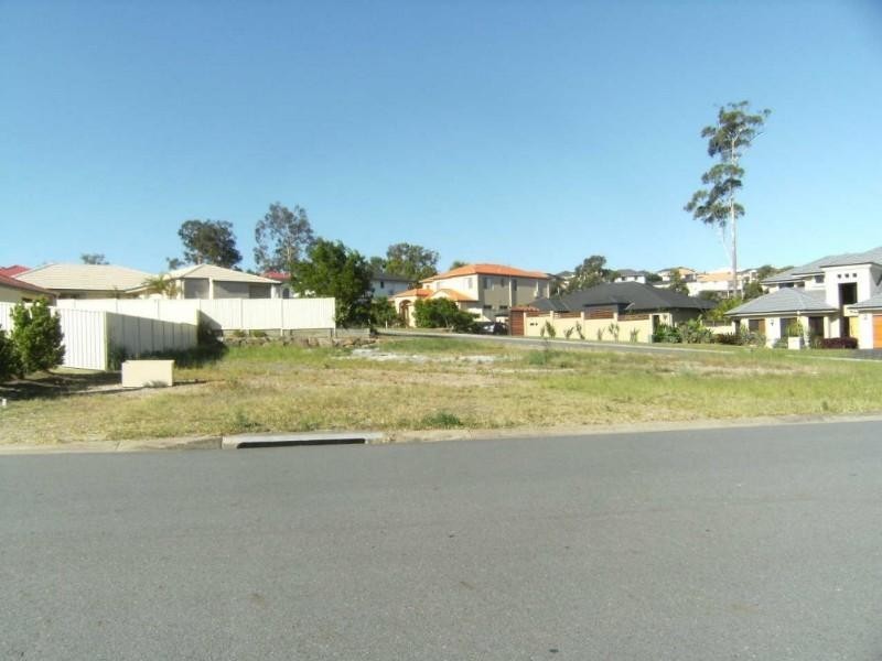 17 Golden Bear Drive, Arundel QLD 4214