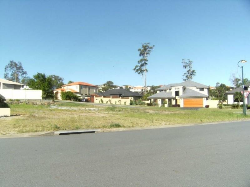 17 Golden Bear Drive, Arundel QLD 4214