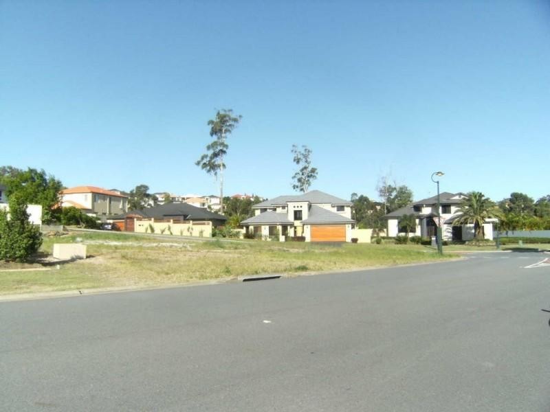 17 Golden Bear Drive, Arundel QLD 4214