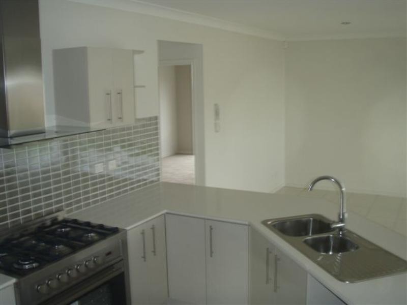 24 Iridium Drive, Hope Island QLD 4212