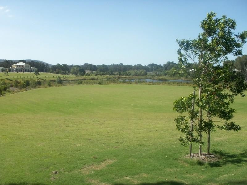 11 Greenacre Way, Maudsland QLD 4210