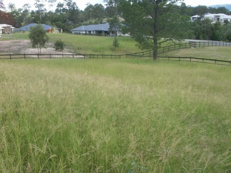11 Greenacre Way, Maudsland QLD 4210