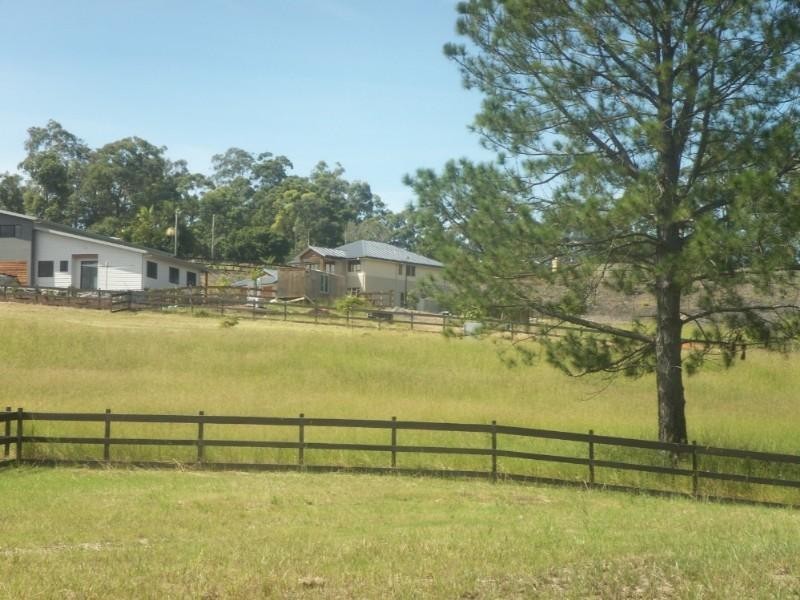 11 Greenacre Way, Maudsland QLD 4210