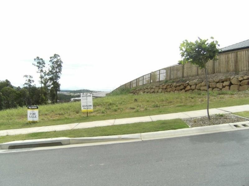5 Diamantina Circut, Pacific Pines QLD 4211