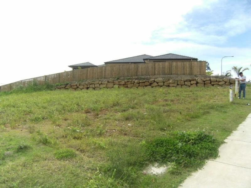 5 Diamantina Circut, Pacific Pines QLD 4211