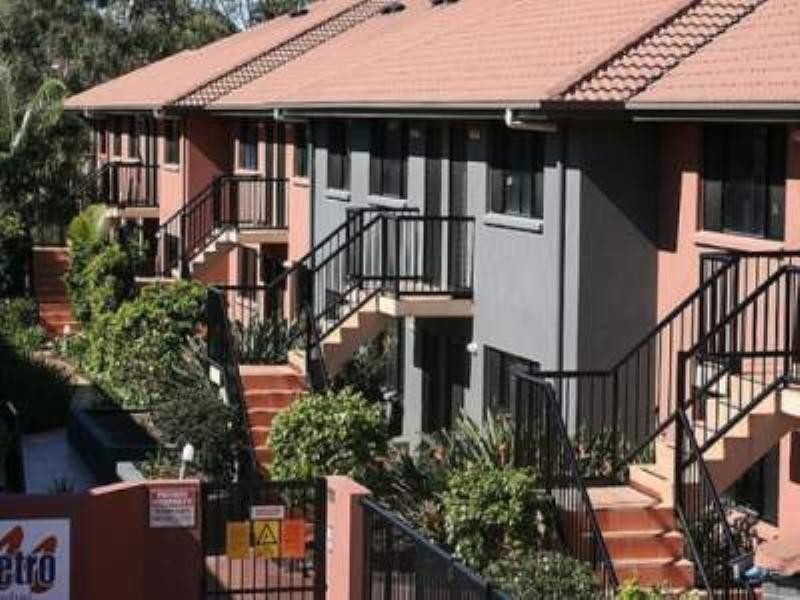 24/7 Brown Street, Labrador QLD 4215