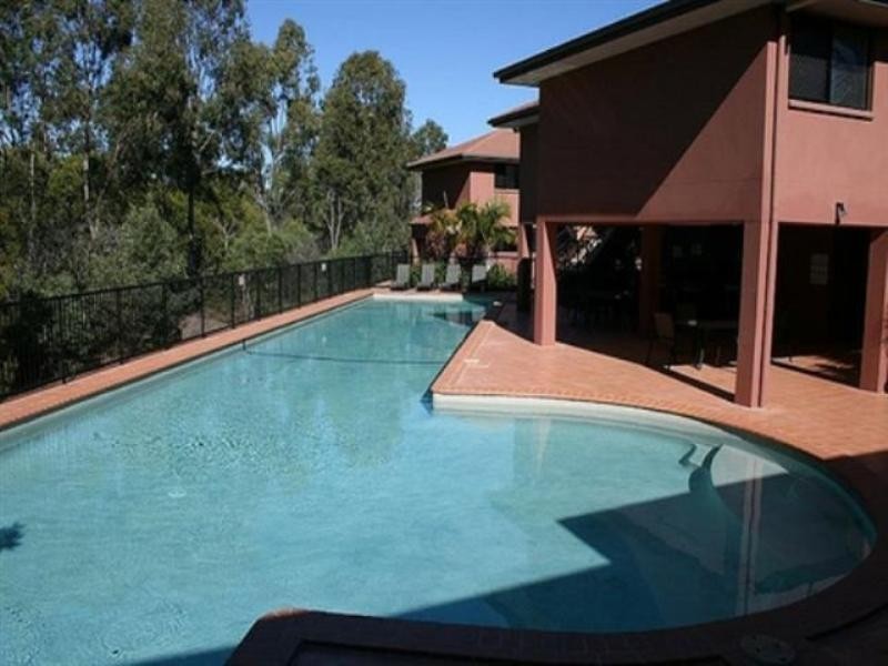 24/7 Brown Street, Labrador QLD 4215