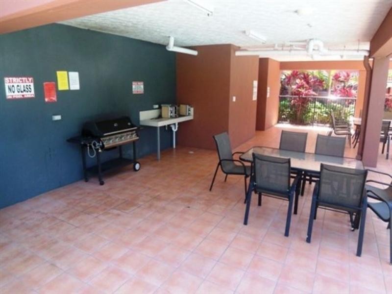 24/7 Brown Street, Labrador QLD 4215