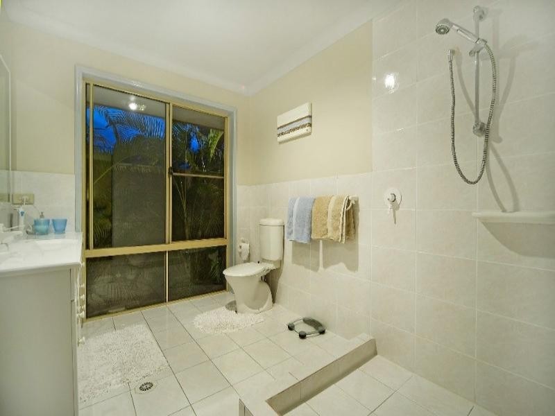 27 Warrego Way, Helensvale QLD 4212