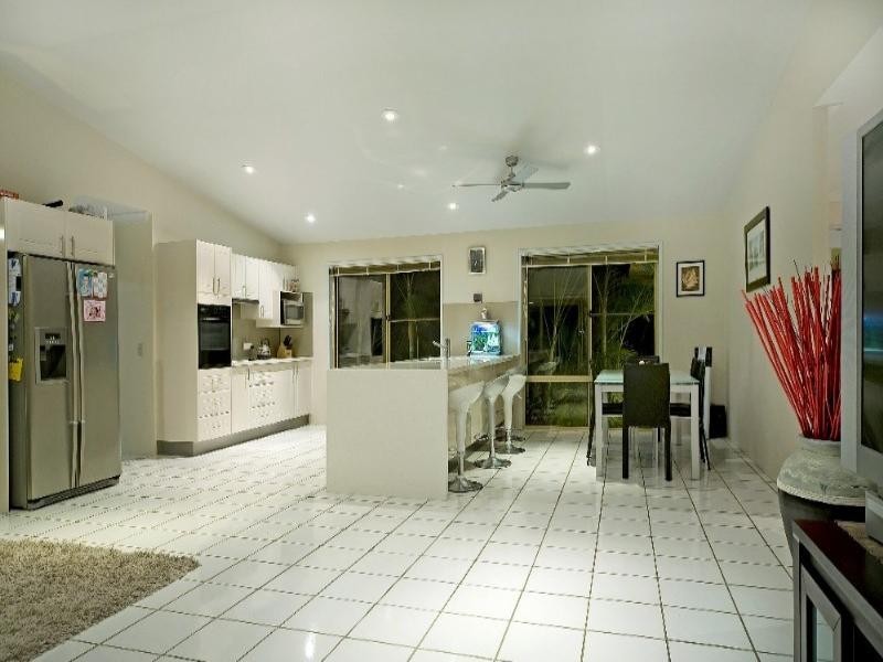 27 Warrego Way, Helensvale QLD 4212