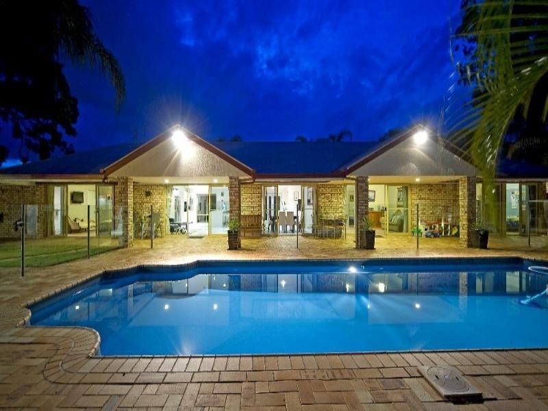 27 Warrego Way, Helensvale QLD 4212