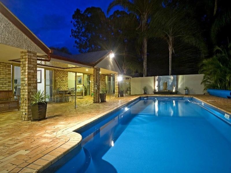 27 Warrego Way, Helensvale QLD 4212