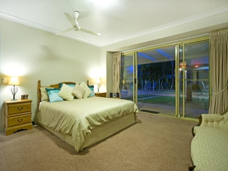 27 Warrego Way, Helensvale QLD 4212