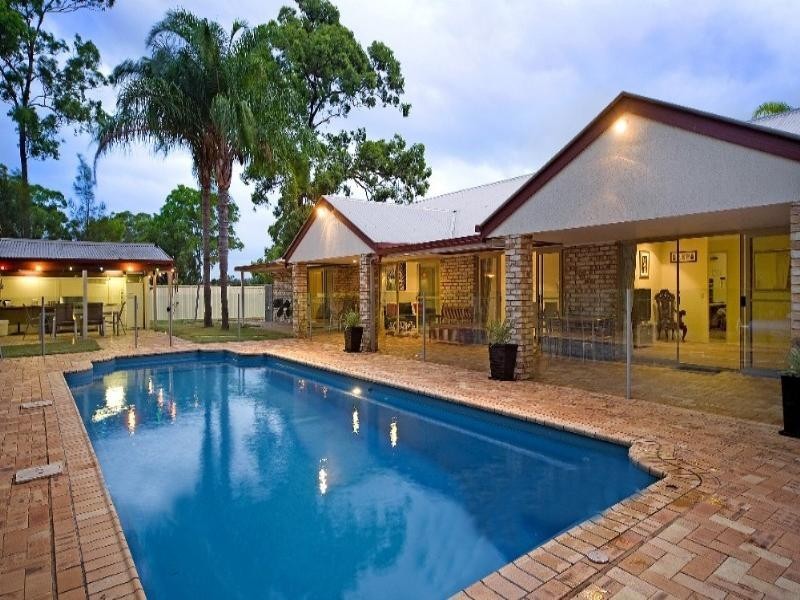 27 Warrego Way, Helensvale QLD 4212