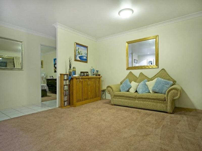 27 Warrego Way, Helensvale QLD 4212