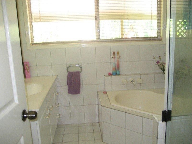 9 Wimbledon Way, Oxenford QLD 4210