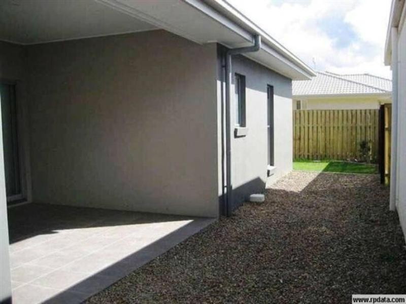 24 Wings Road, Upper Coomera QLD 4209