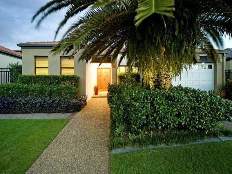 555 Oyster Cove Promenade, Helensvale QLD 4212