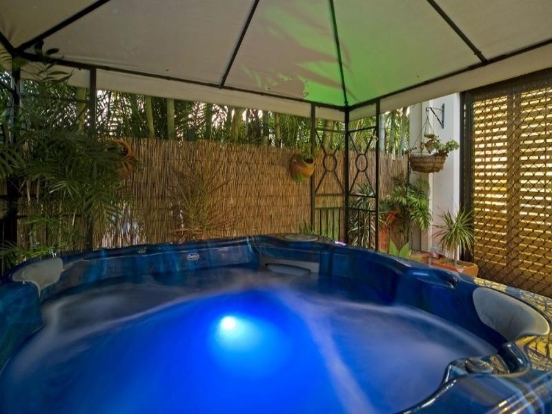 555 Oyster Cove Promenade, Helensvale QLD 4212