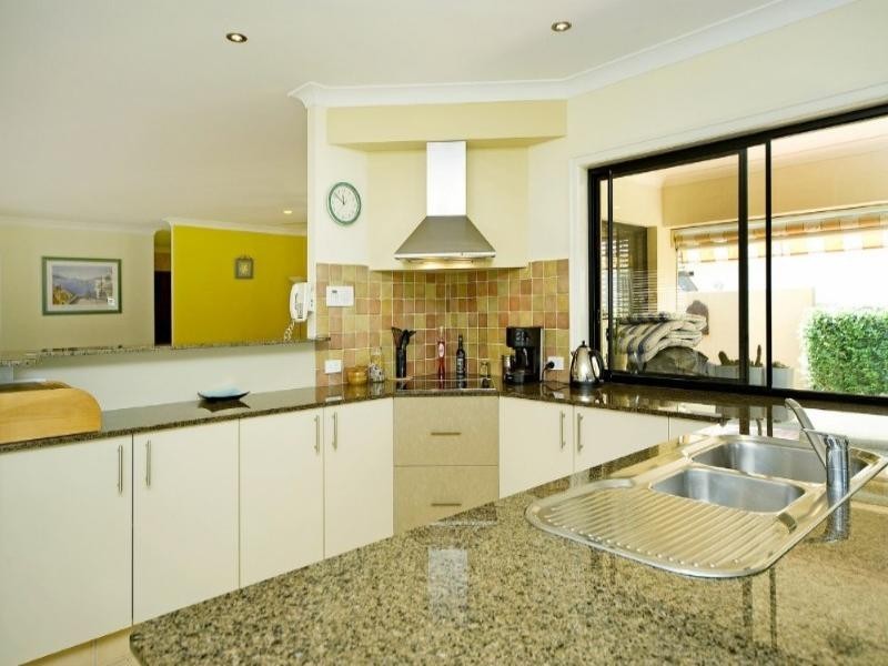 555 Oyster Cove Promenade, Helensvale QLD 4212