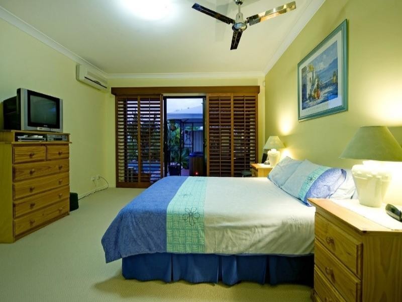 555 Oyster Cove Promenade, Helensvale QLD 4212
