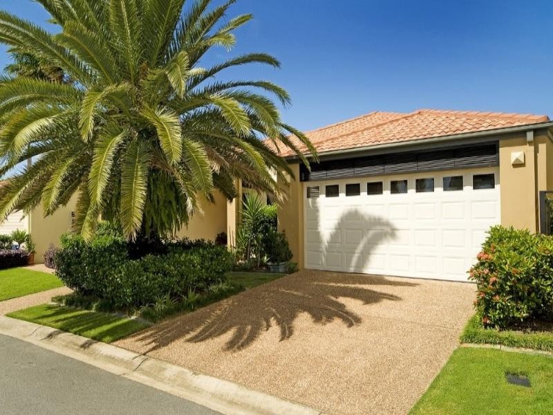 555 Oyster Cove Promenade, Helensvale QLD 4212