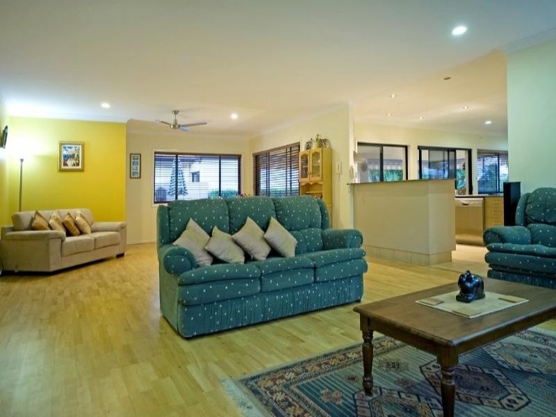 555 Oyster Cove Promenade, Helensvale QLD 4212