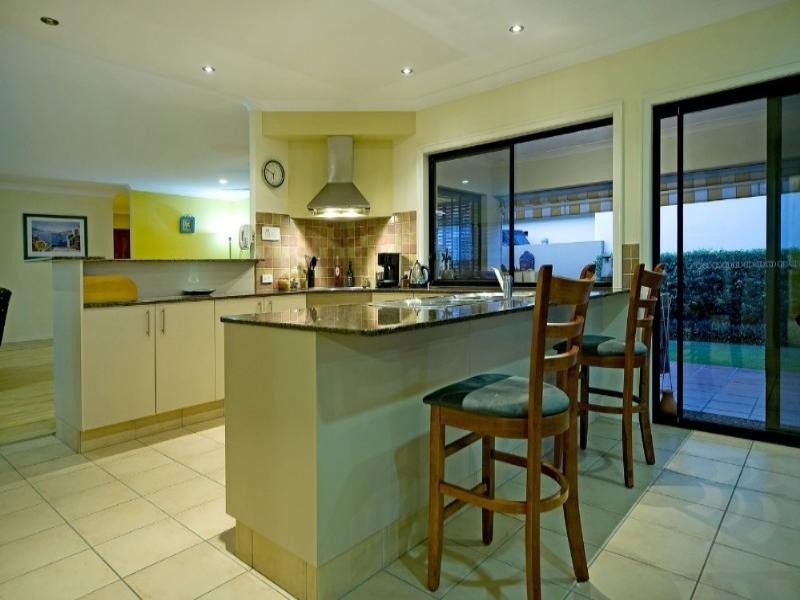 555 Oyster Cove Promenade, Helensvale QLD 4212