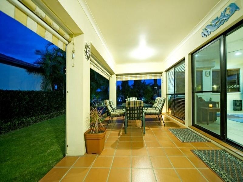 555 Oyster Cove Promenade, Helensvale QLD 4212