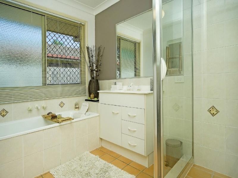 2 Roseapple Circuit, Oxenford QLD 4210