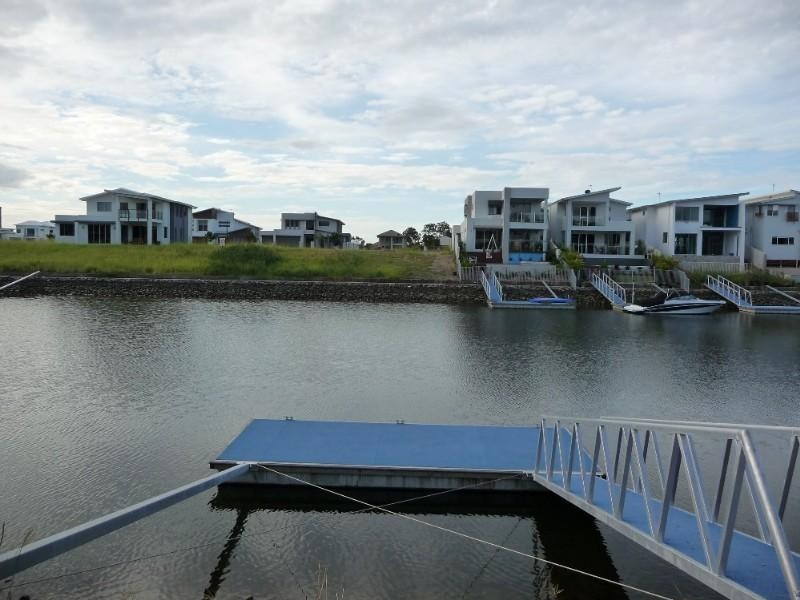 40 Riverlinks Boulevard, Helensvale QLD 4212