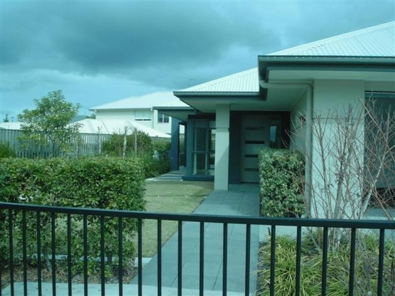 Pacific Pines QLD 4211