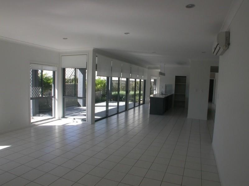 Pacific Pines QLD 4211