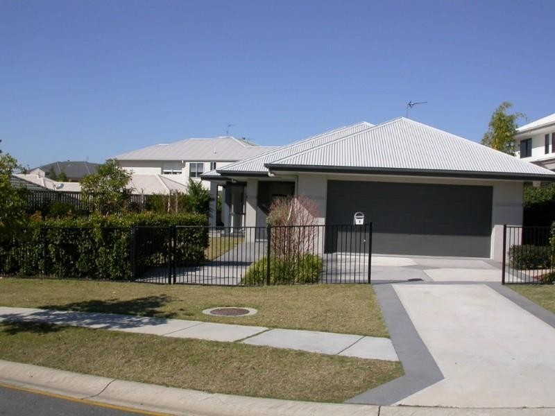 Pacific Pines QLD 4211