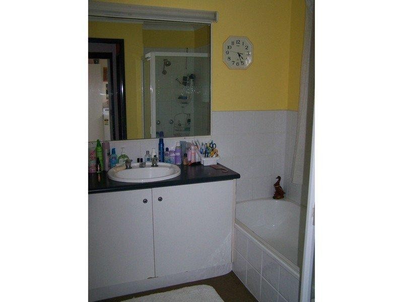 16 Bairnsdale Court, Helensvale QLD 4212