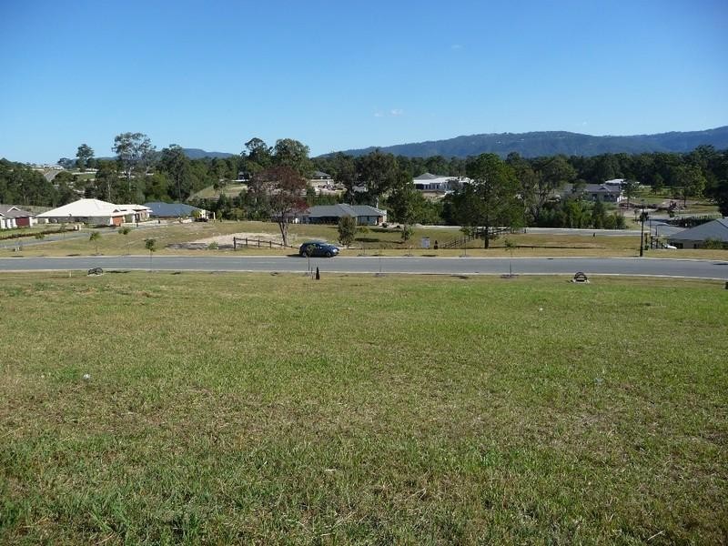 14 Greenacre Way, Maudsland QLD 4210