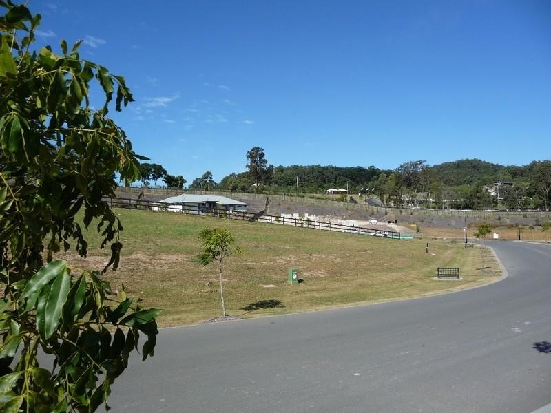 14 Greenacre Way, Maudsland QLD 4210