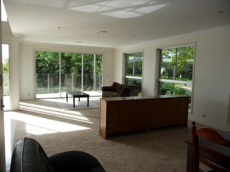 46 Coomera Court, Helensvale QLD 4212