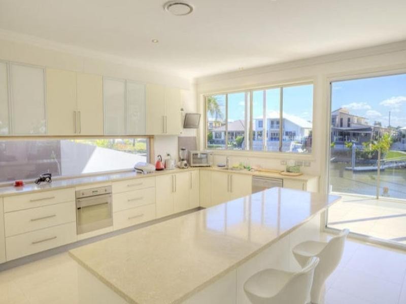 46 Coomera Court, Helensvale QLD 4212