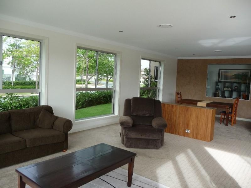 46 Coomera Court, Helensvale QLD 4212