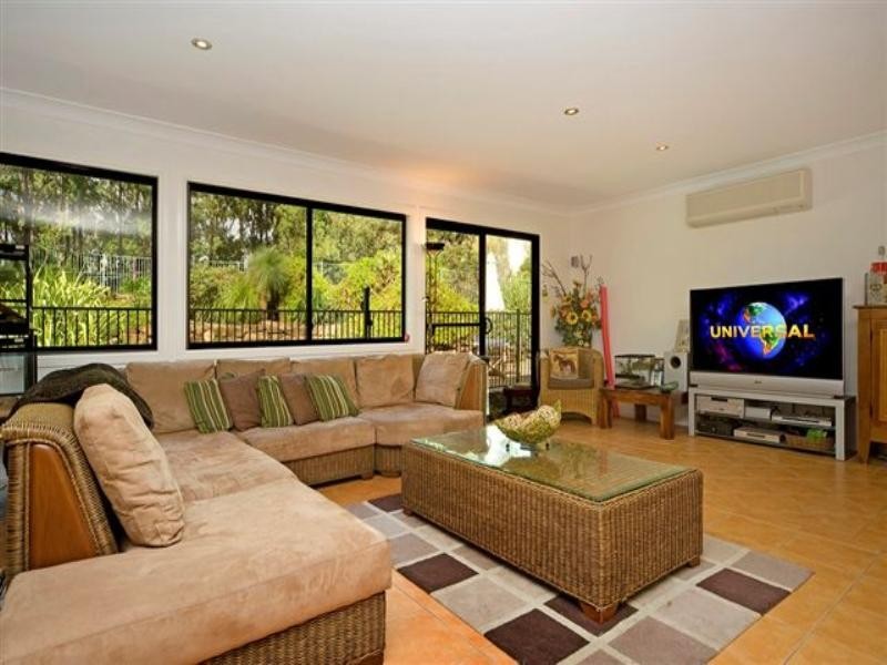 31 Warrego Way, Helensvale QLD 4212