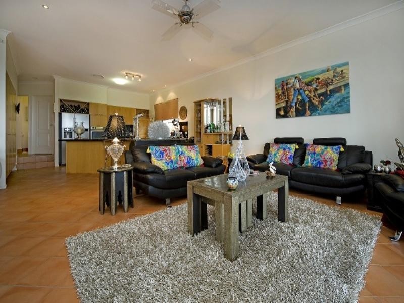 53 Highvale Drive, Helensvale QLD 4212