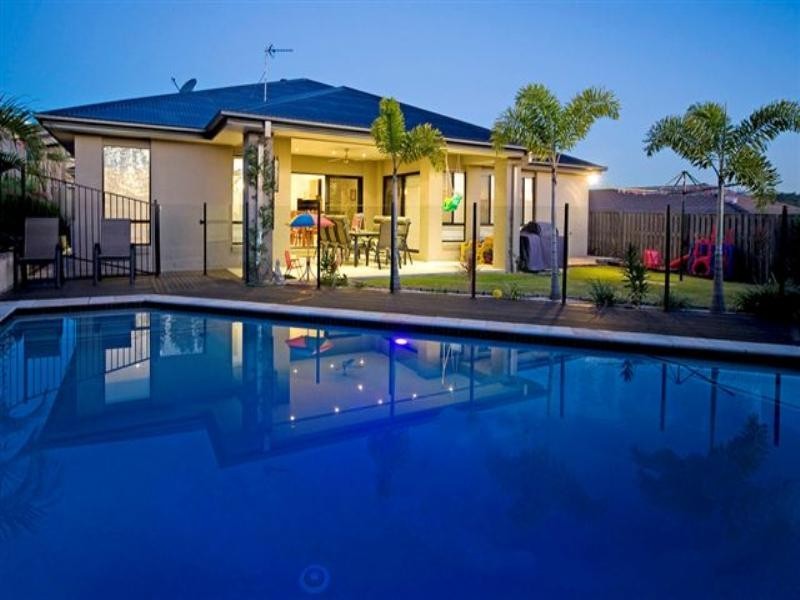 37 Angourie Crescent, Pacific Pines QLD 4211