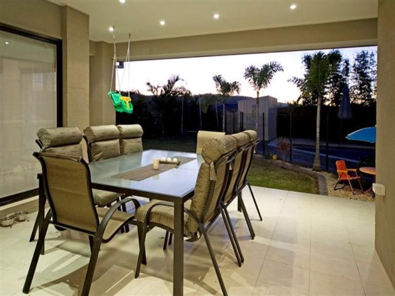 37 Angourie Crescent, Pacific Pines QLD 4211