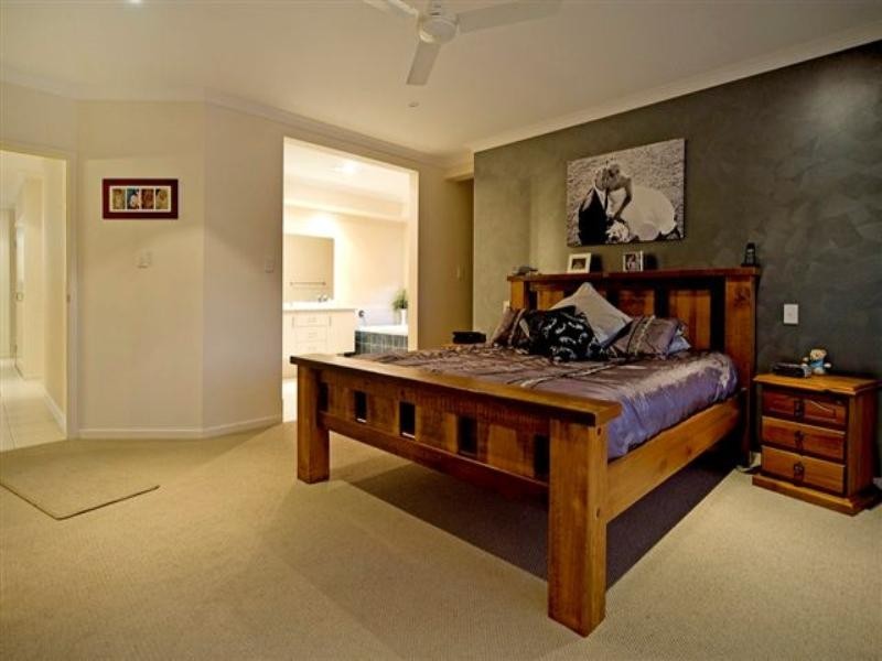 37 Angourie Crescent, Pacific Pines QLD 4211