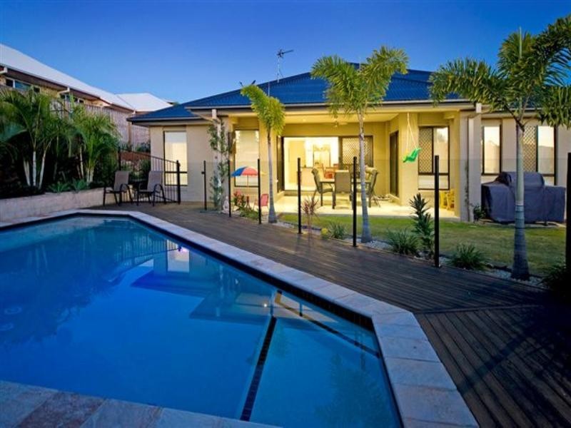 37 Angourie Crescent, Pacific Pines QLD 4211