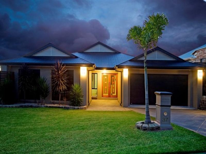 37 Angourie Crescent, Pacific Pines QLD 4211