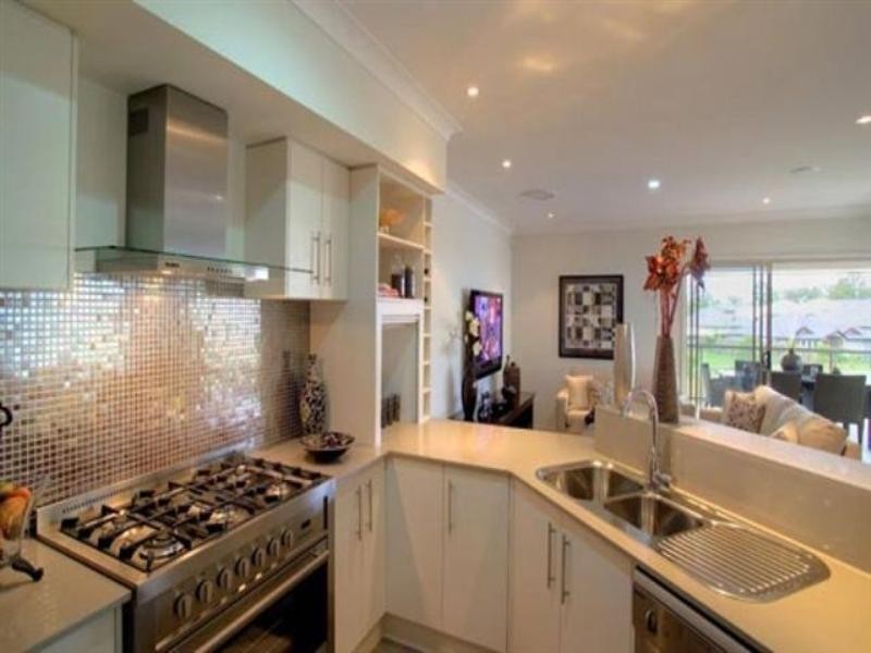 27 Rhodium Crescent, Hope Island QLD 4212