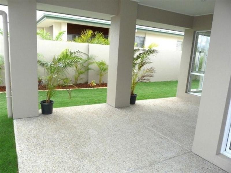 27 Rhodium Crescent, Hope Island QLD 4212